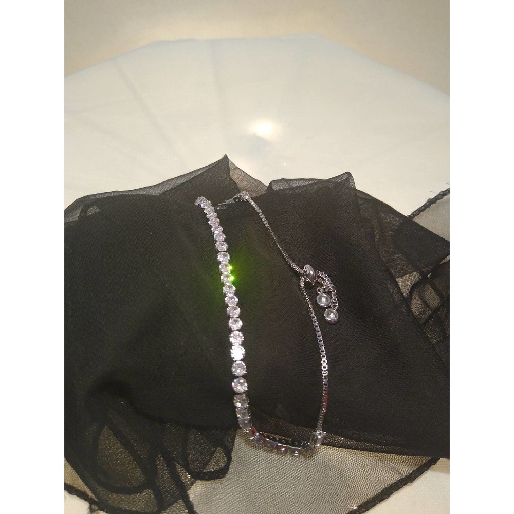 Swavorkski crystals tennis bracelet - Picture 2 of 9